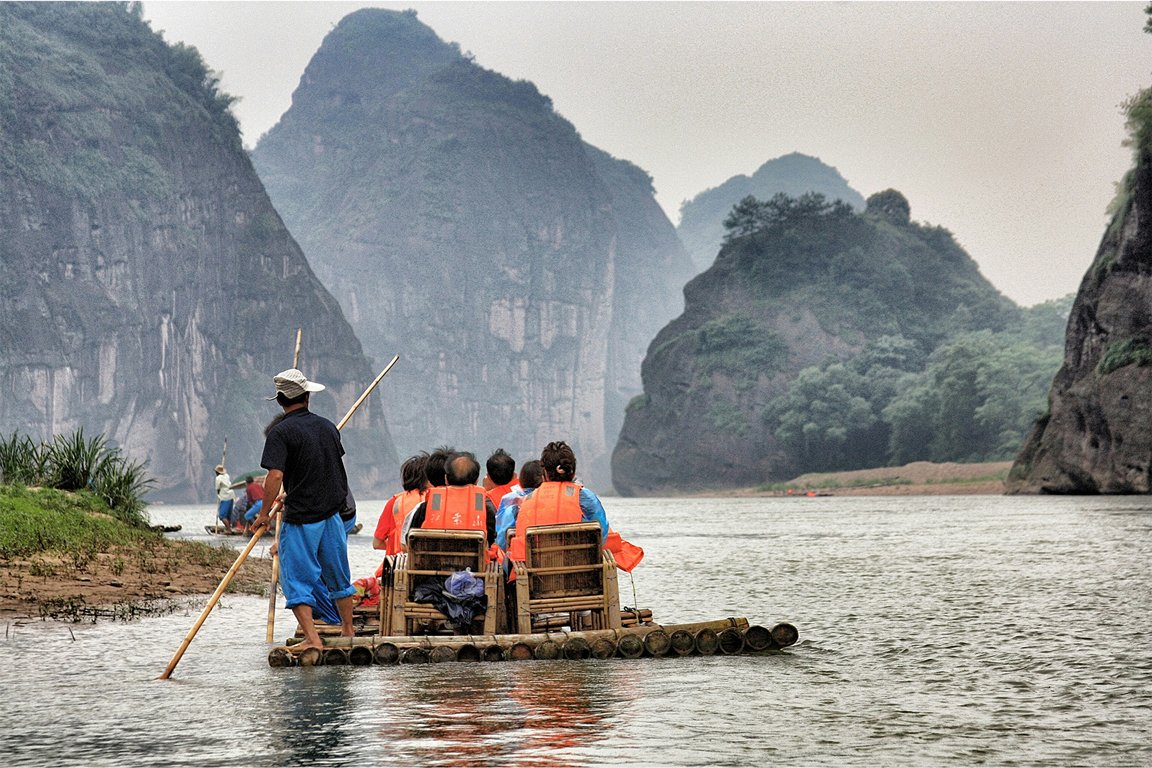 Victoria Lake Tours & Travel