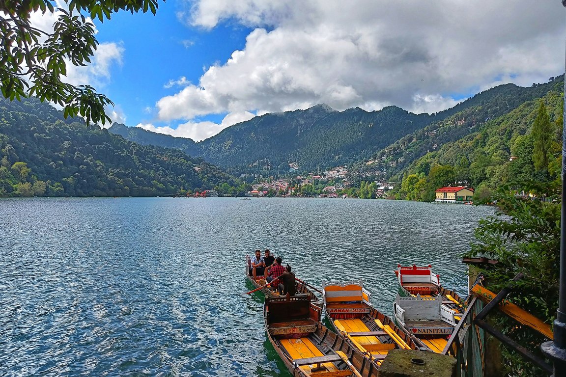Victoria Lake Tours & Travel
